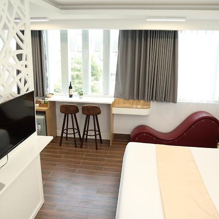 Hong Bao Thach Hotel Хошимин Экстерьер фото
