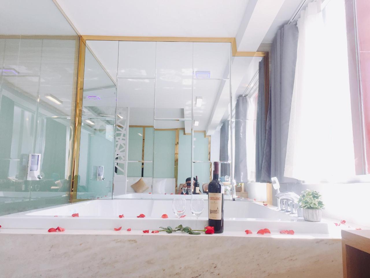Hong Bao Thach Hotel Хошимин Экстерьер фото